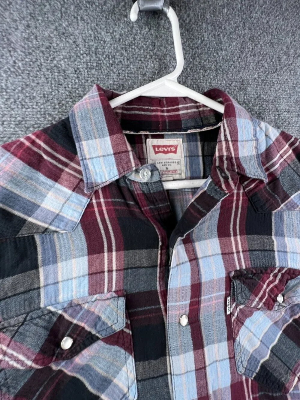 Levi’s Pearl Snap Shirt Lightweight Flannel Plaid Red Blue Small Modern Fit
